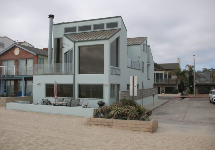 4901 Seashore Drive (Ocean Front) Newport Escape Realty